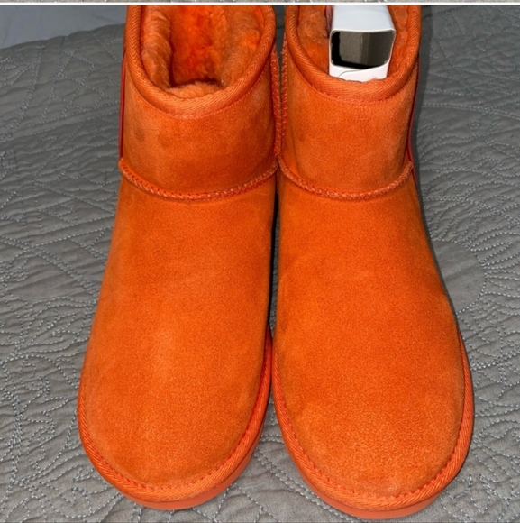 Authentic Ugg Boots - Picture 2 of 3